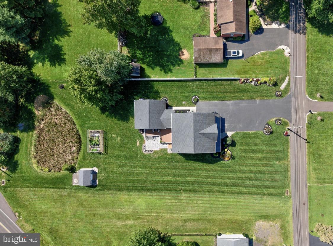 57 Woodlawn Ave, Chalfont, PA 18914 photo