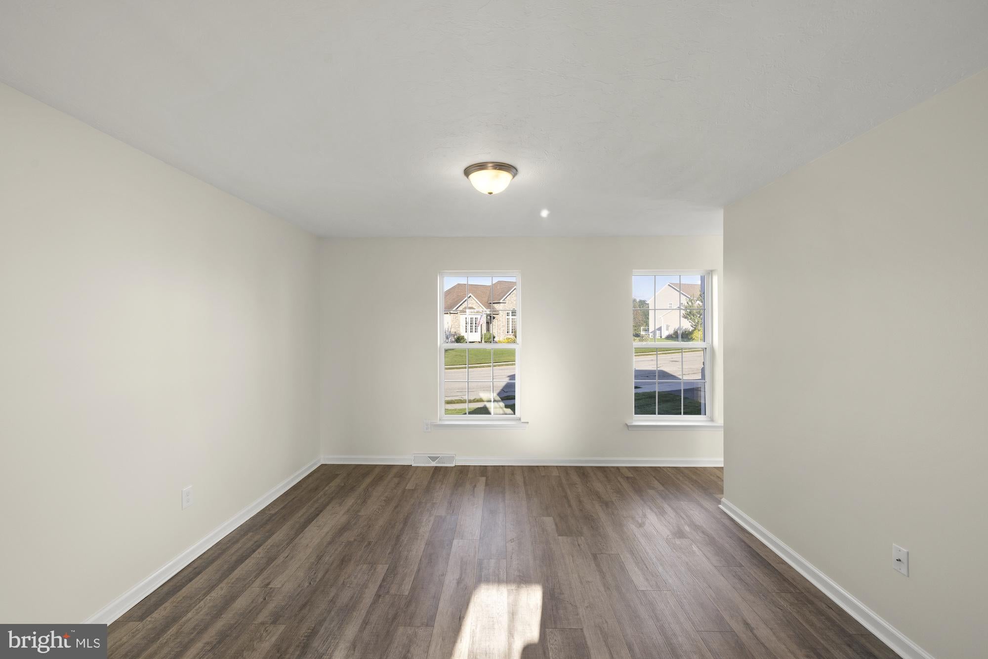 320 Friendly Dr, Hanover, PA 17331 photo