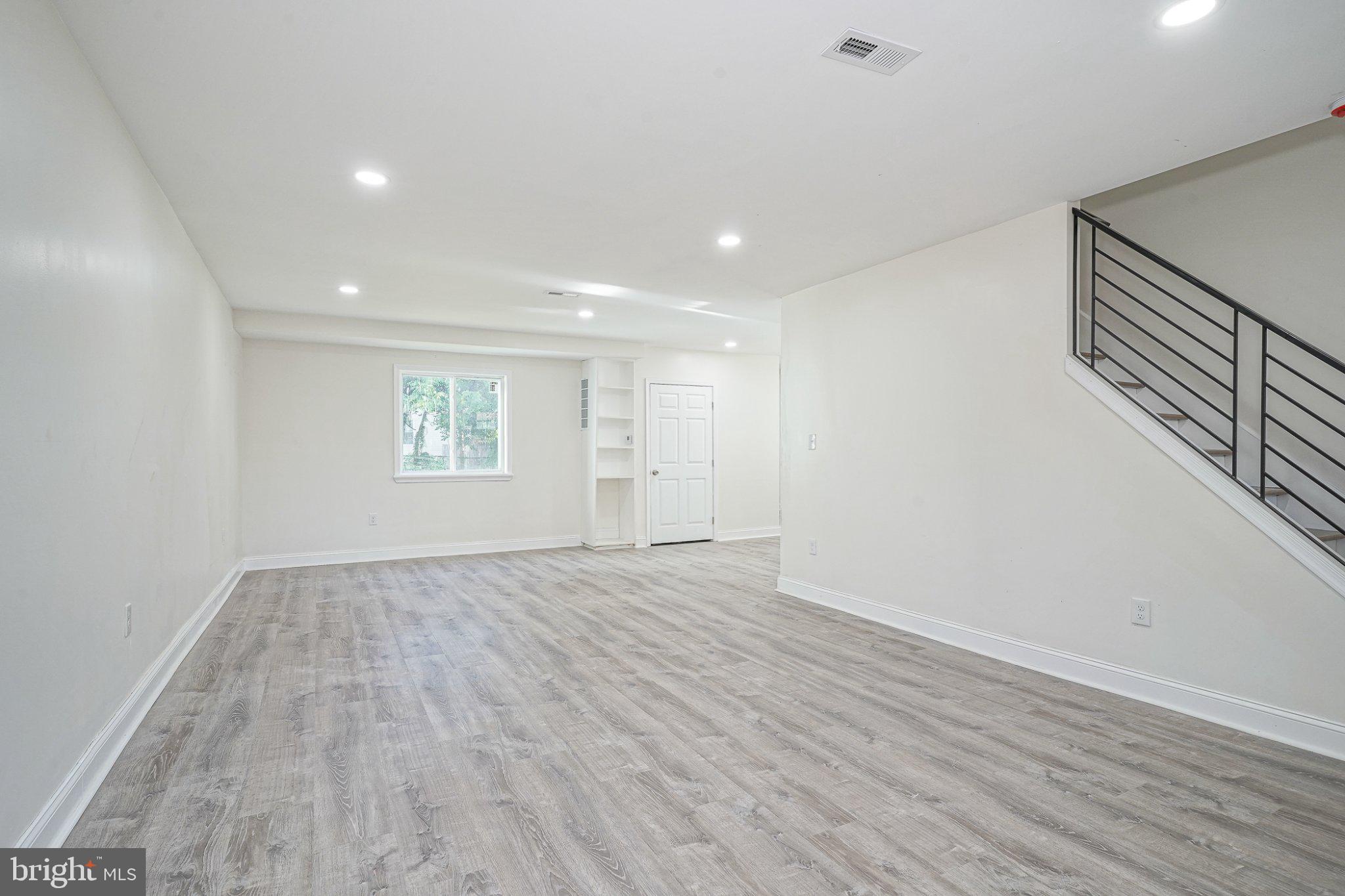 613 Market St, Gloucester City, NJ 08030 photo