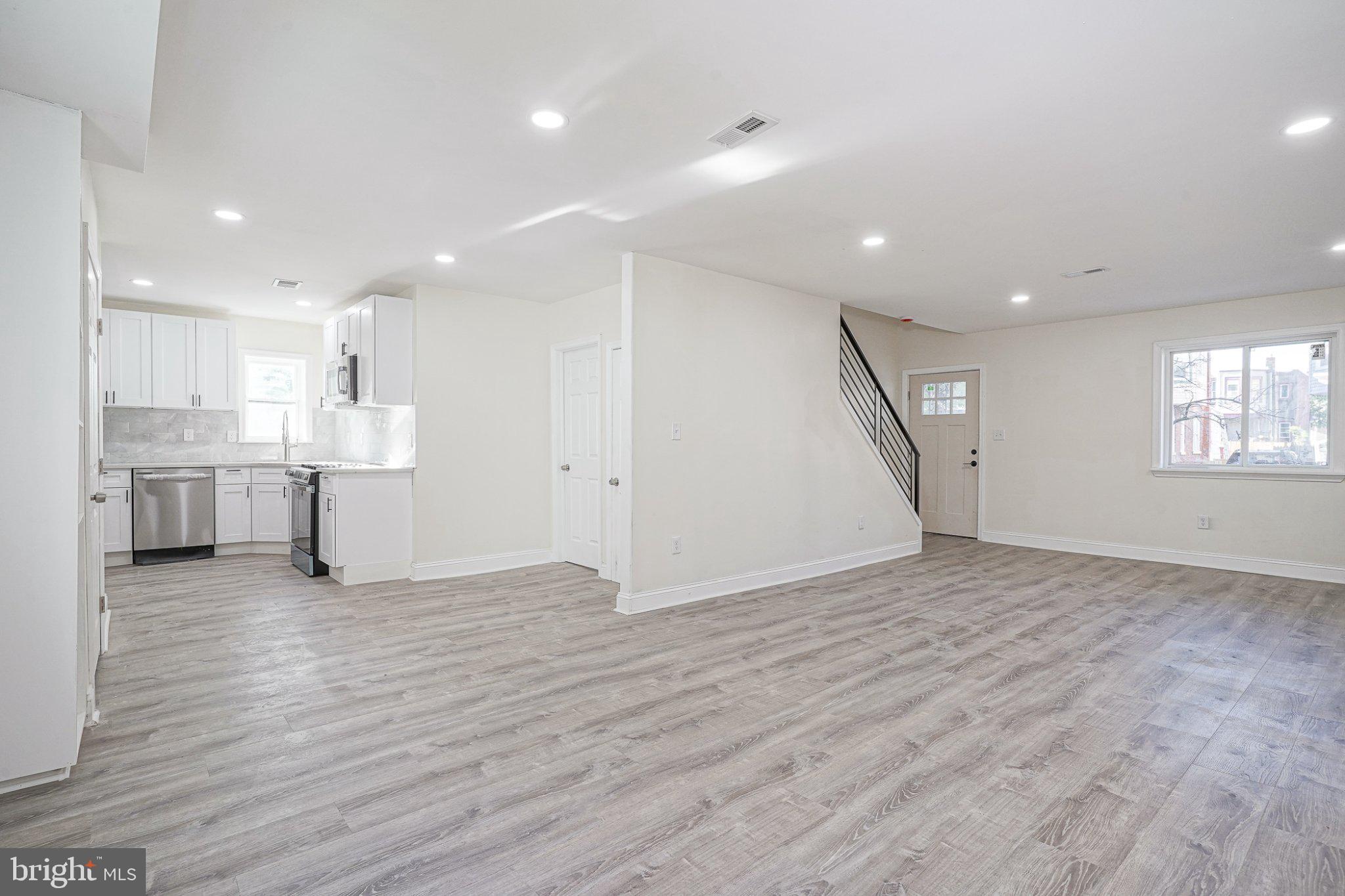 613 Market St, Gloucester City, NJ 08030 photo