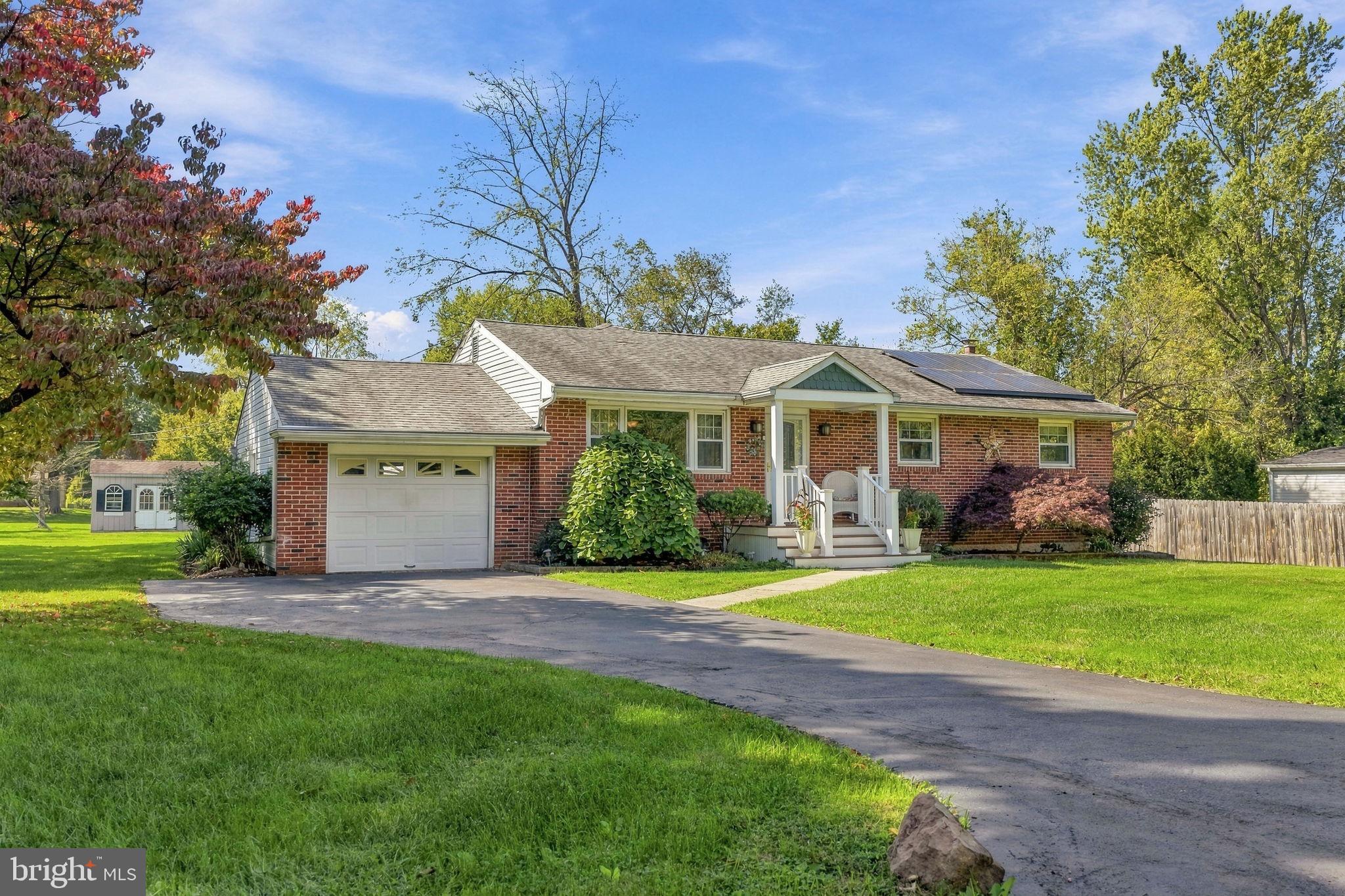92 Evergreen Dr, Doylestown, PA 18901 photo