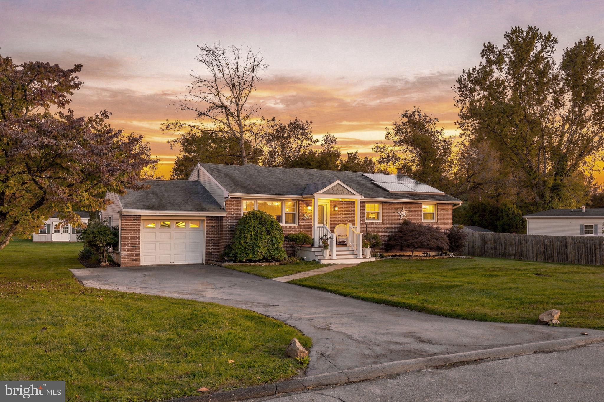 92 Evergreen Dr, Doylestown, PA 18901 photo