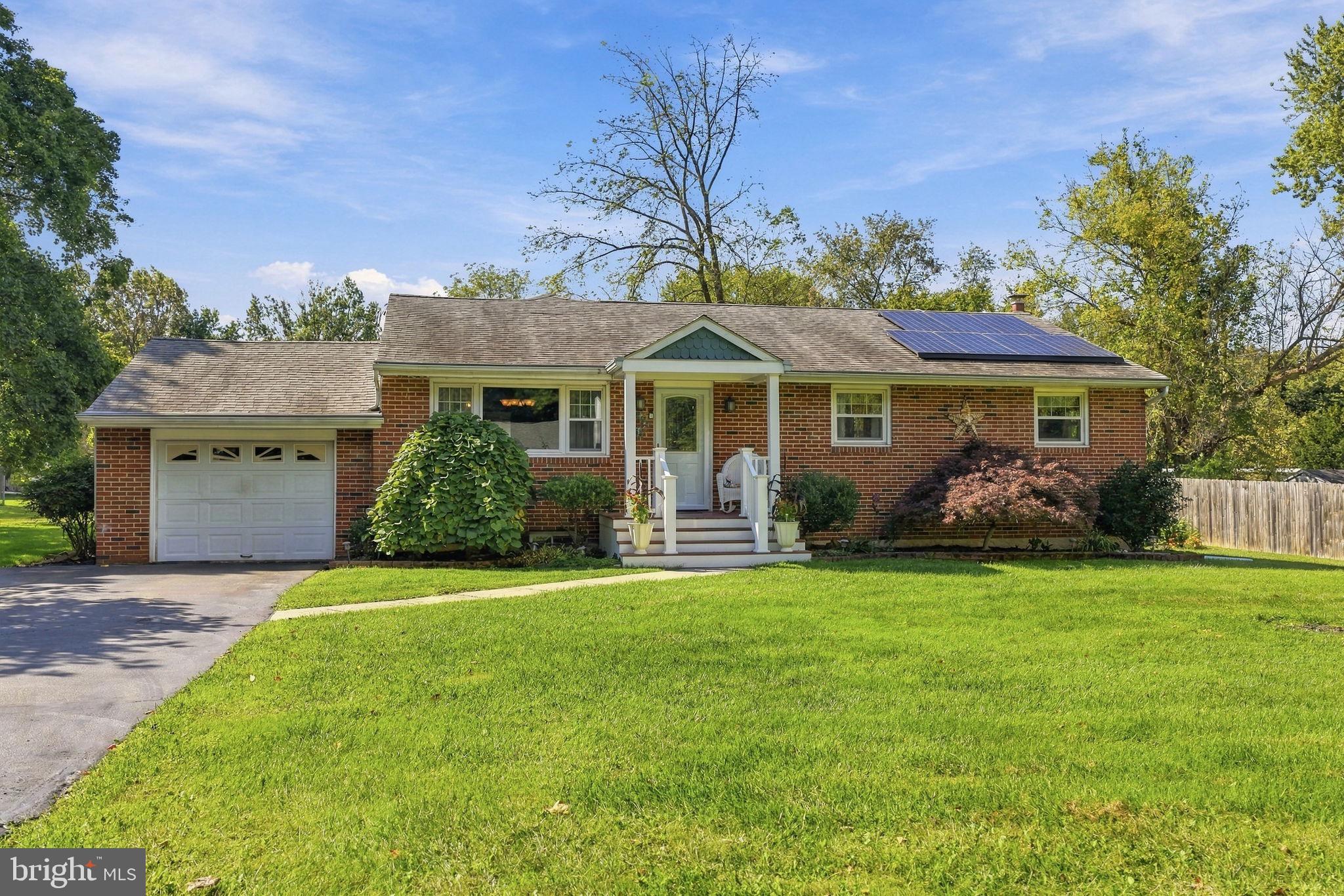 92 Evergreen Dr, Doylestown, PA 18901 photo
