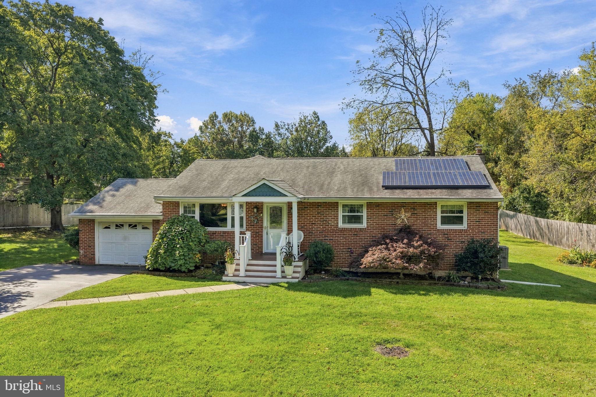 92 Evergreen Dr, Doylestown, PA 18901 photo