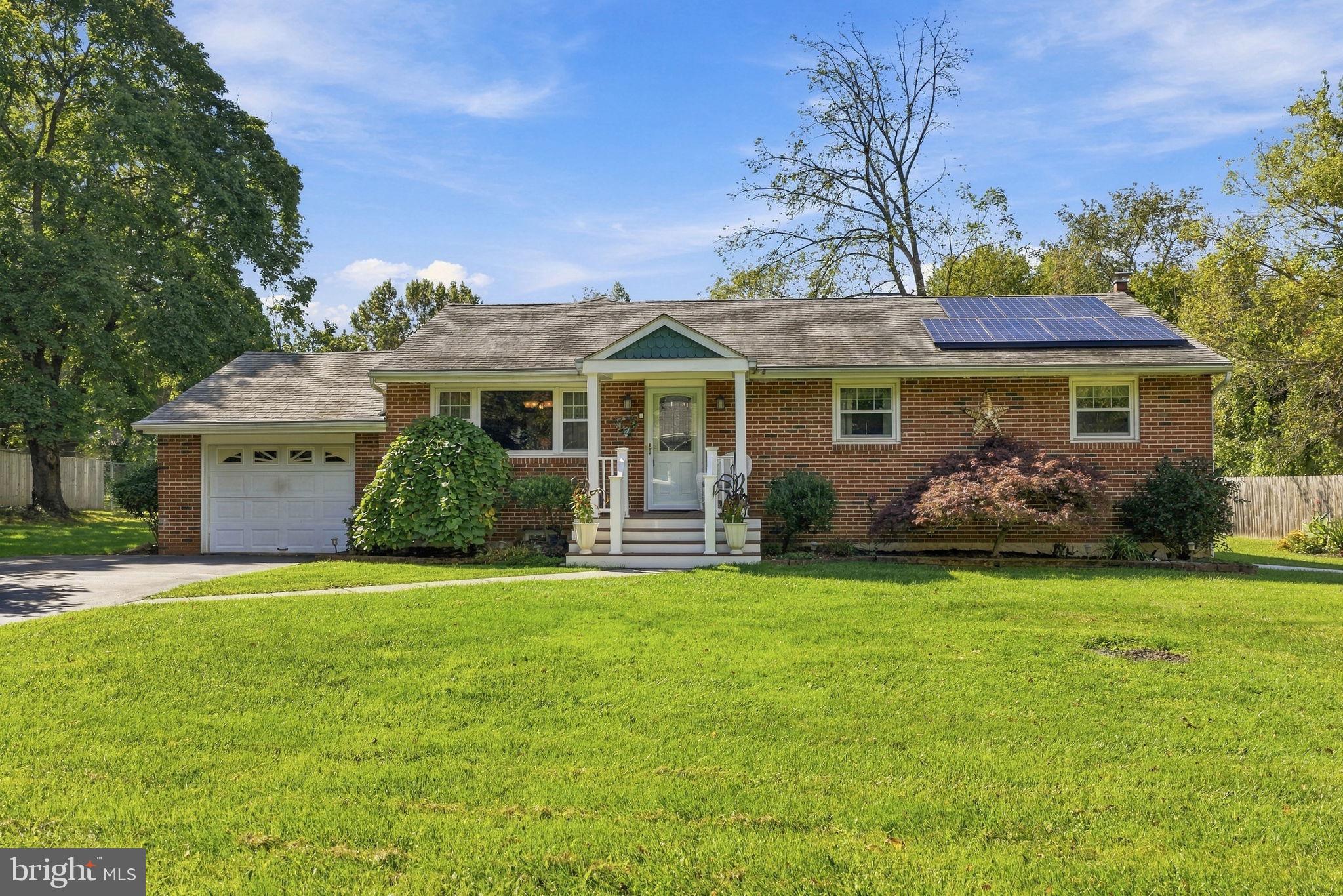 92 Evergreen Dr, Doylestown, PA 18901