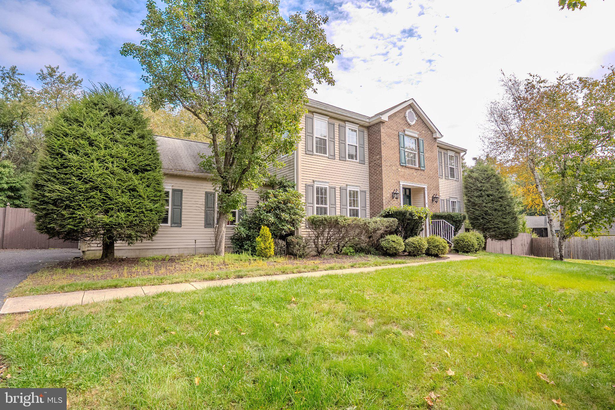 6 Fountain Dr, Somerset, NJ 08873 photo