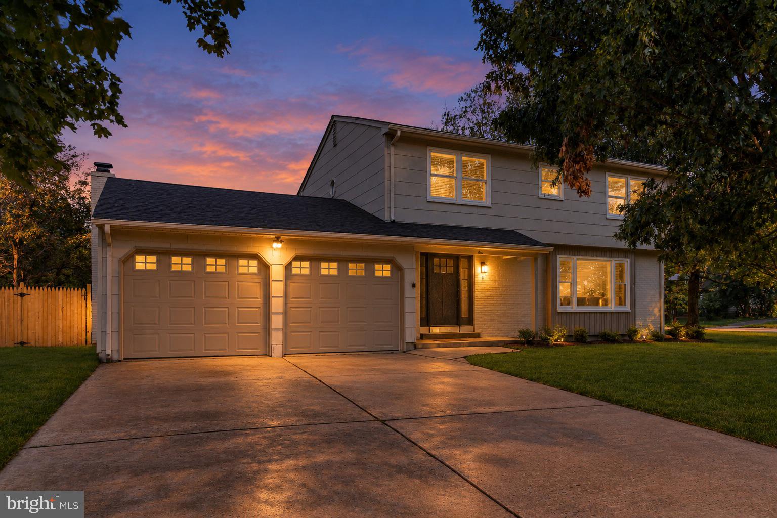 1 Colleen Cir, Ewing Twp, NJ 08638