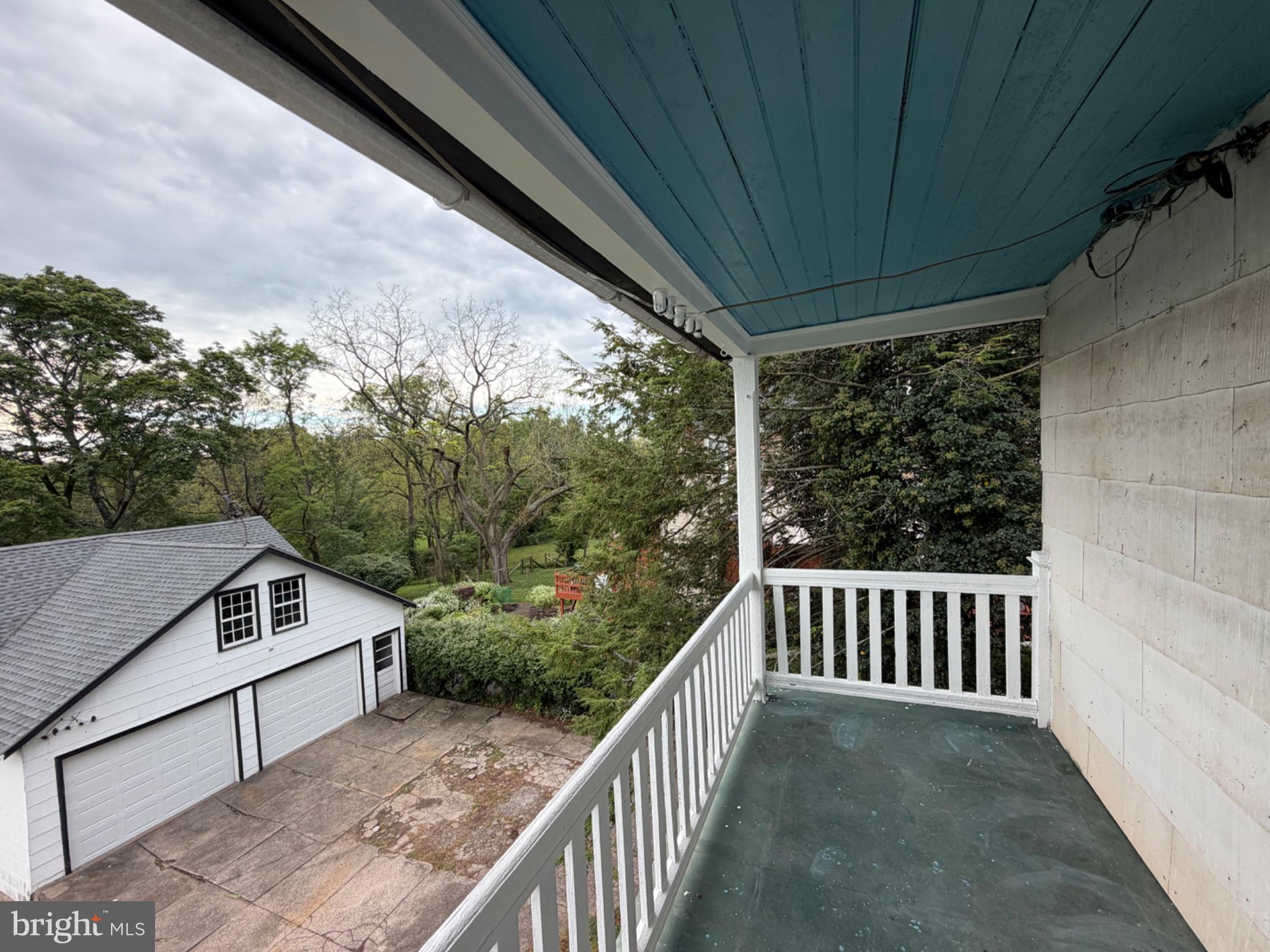 140 E Walnut St, Sellersville, PA 18960 photo