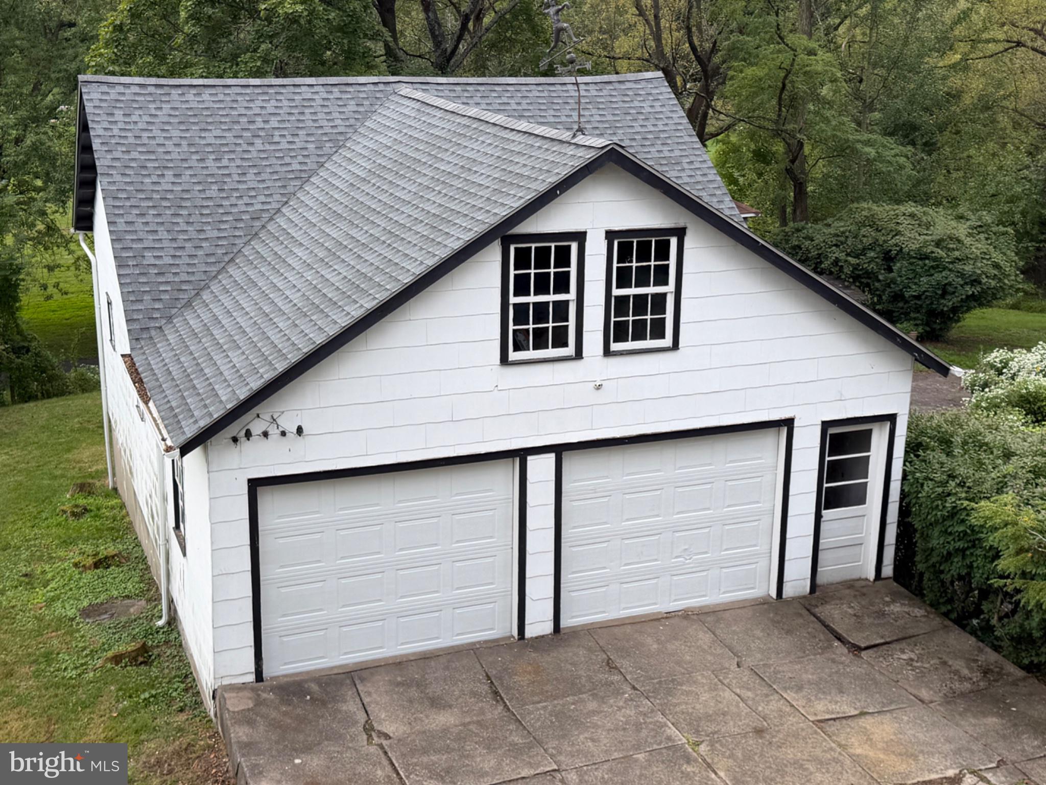 140 E Walnut St, Sellersville, PA 18960 photo