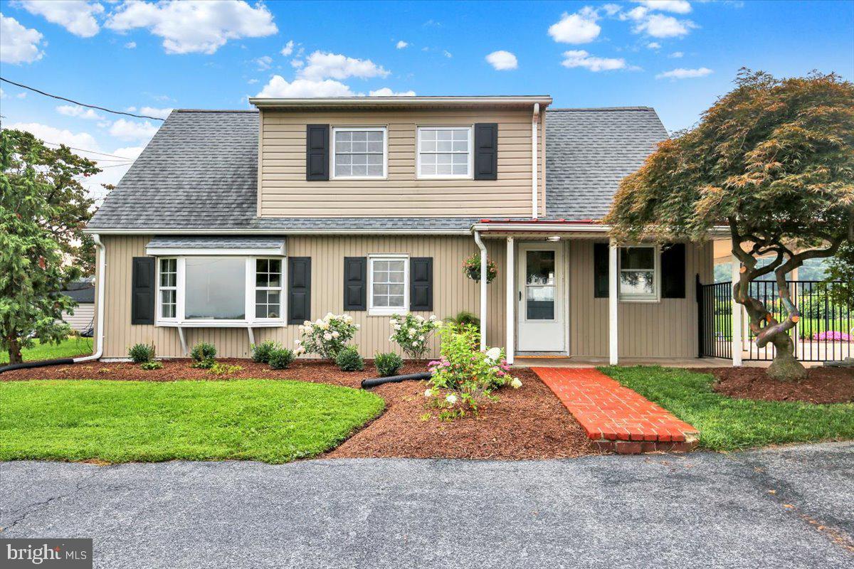 512 E Rosebud Rd, Myerstown, PA 17067 photo