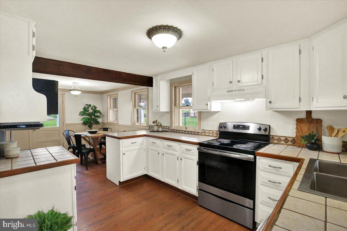 512 E Rosebud Rd, Myerstown, PA 17067 photo