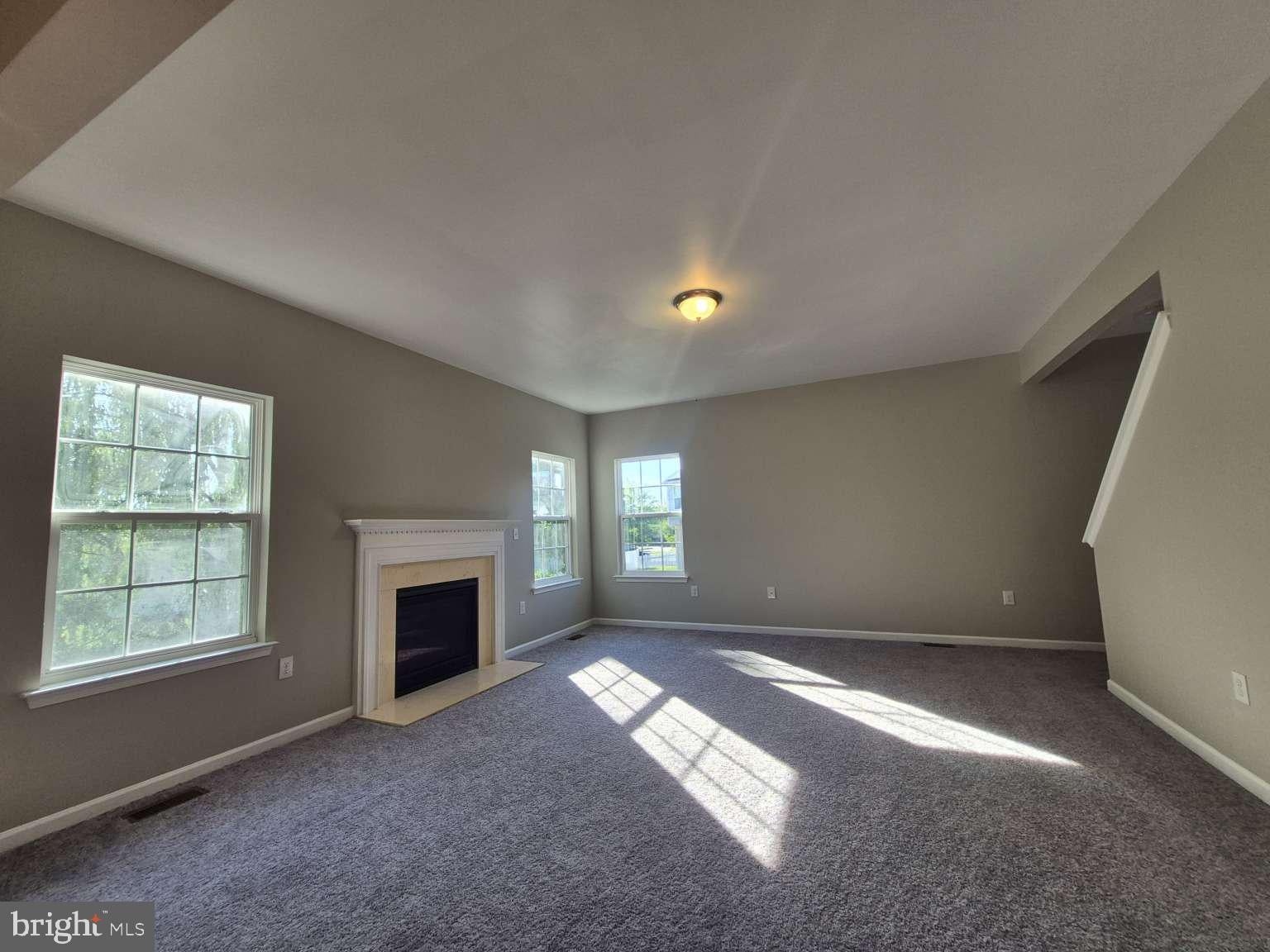 8 Locust Ln, Swedesboro, NJ 08085 photo