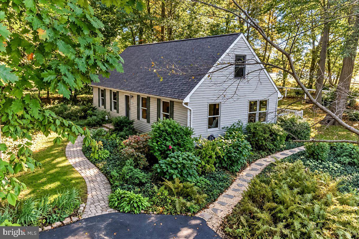 14 Woodview Rd, West Grove, PA 19390 photo
