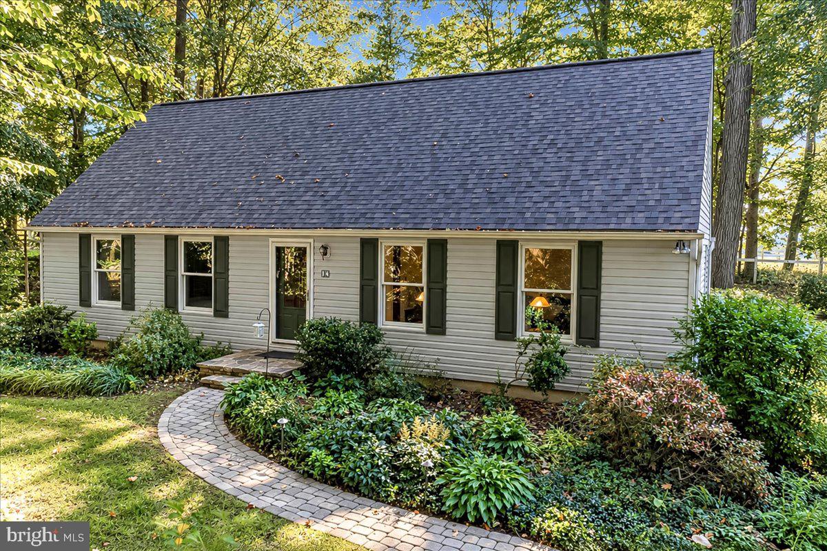 14 Woodview Rd, West Grove, PA 19390 photo