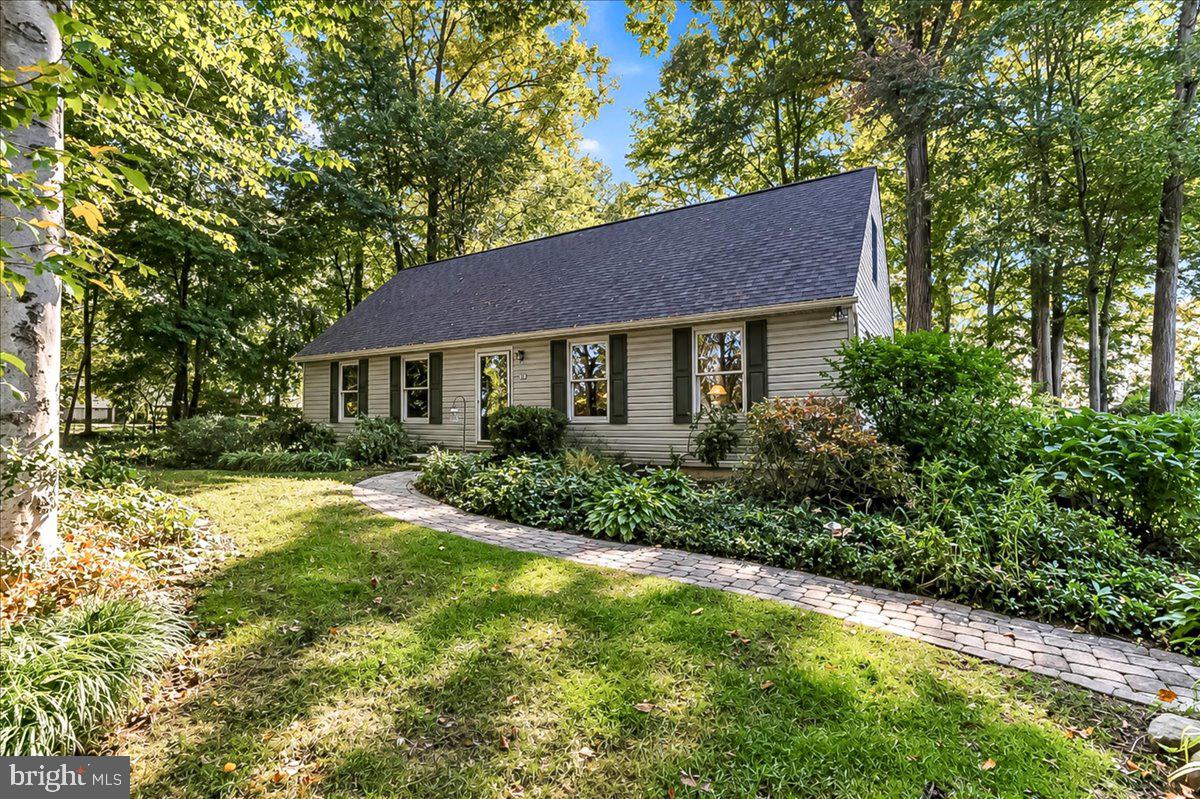 14 Woodview Rd, West Grove, PA 19390 photo