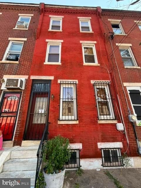 2073 Tioga St, Philadelphia, PA 19134