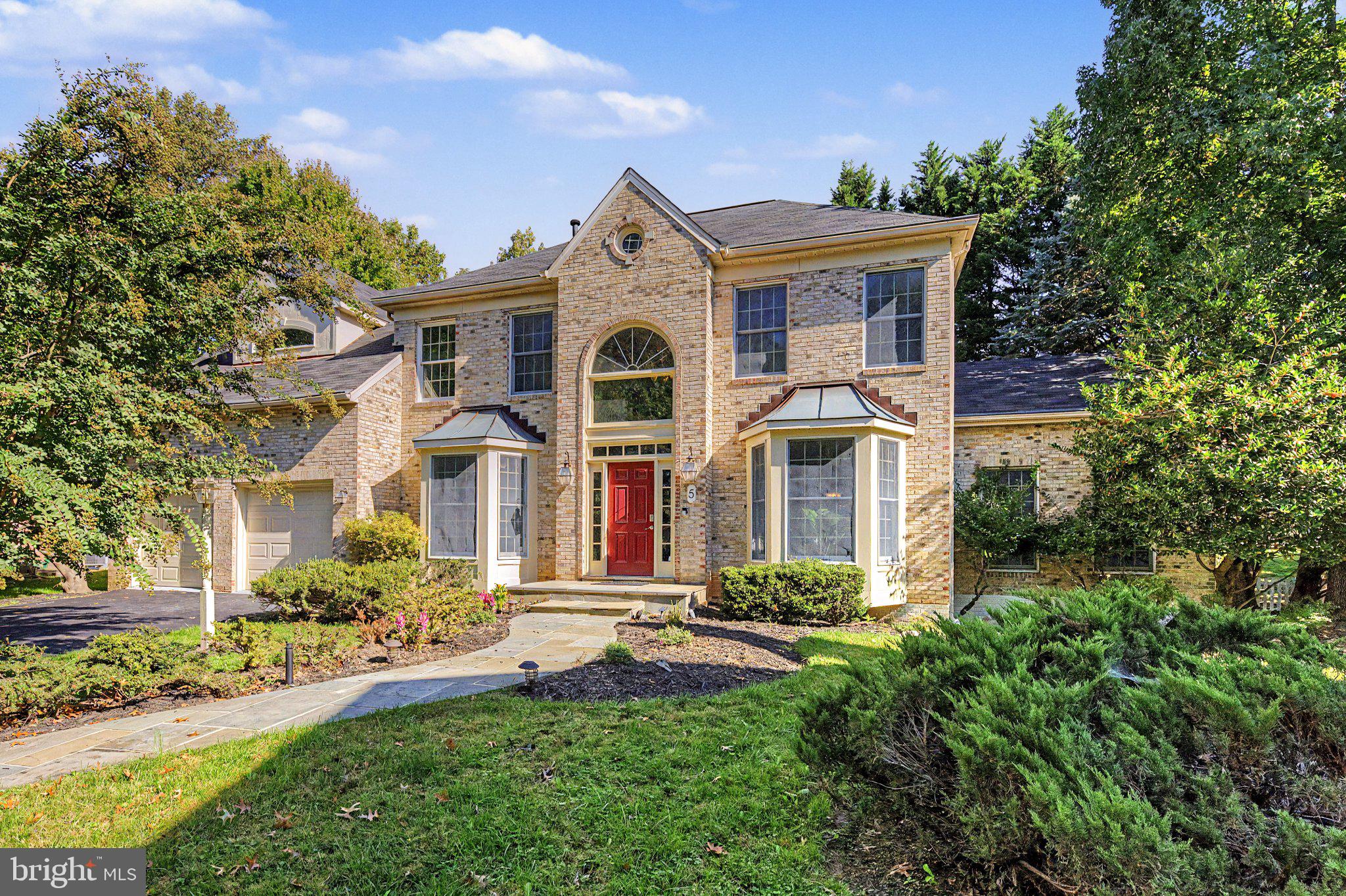 5 Nocturne Ct, Rockville, MD 20850
