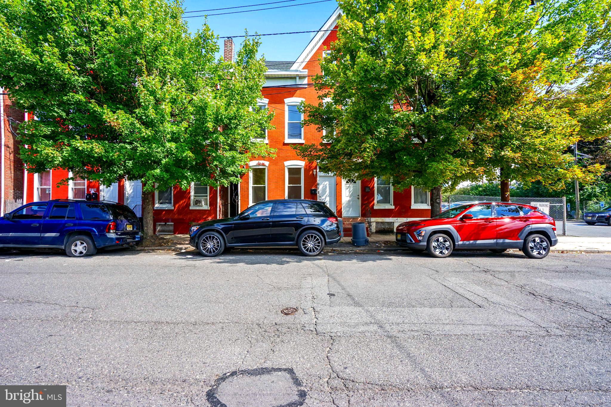 174 Hanover St, Trenton, NJ 08618
