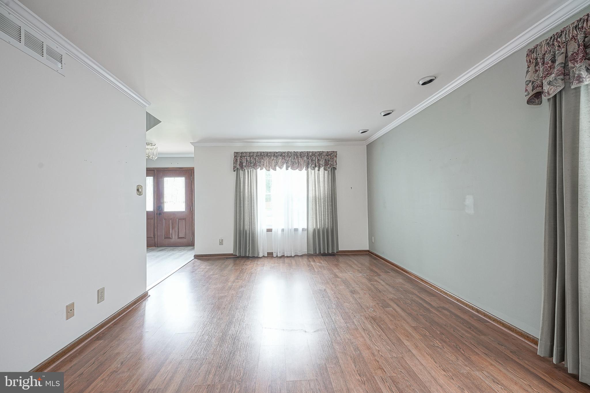 309 Dundee Dr, Williamstown, NJ 08094 photo