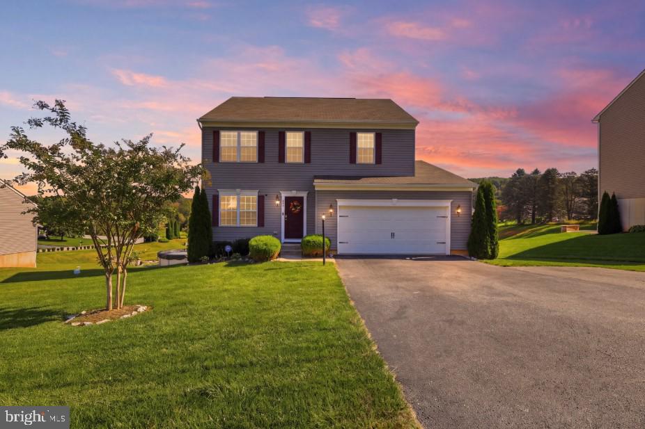 255 Palomino Dr, York, PA 17402