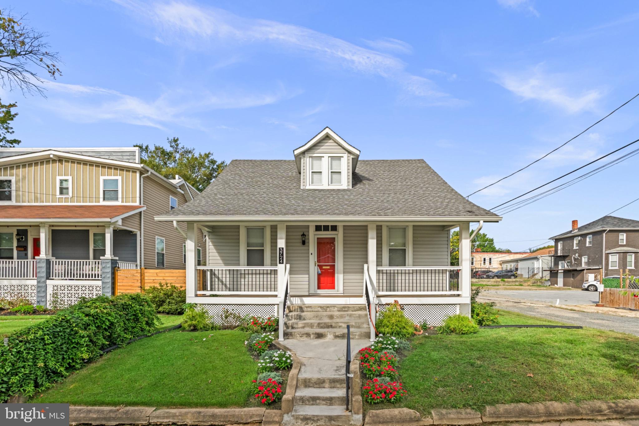 3724 35th St, Mount Rainier, MD 20712