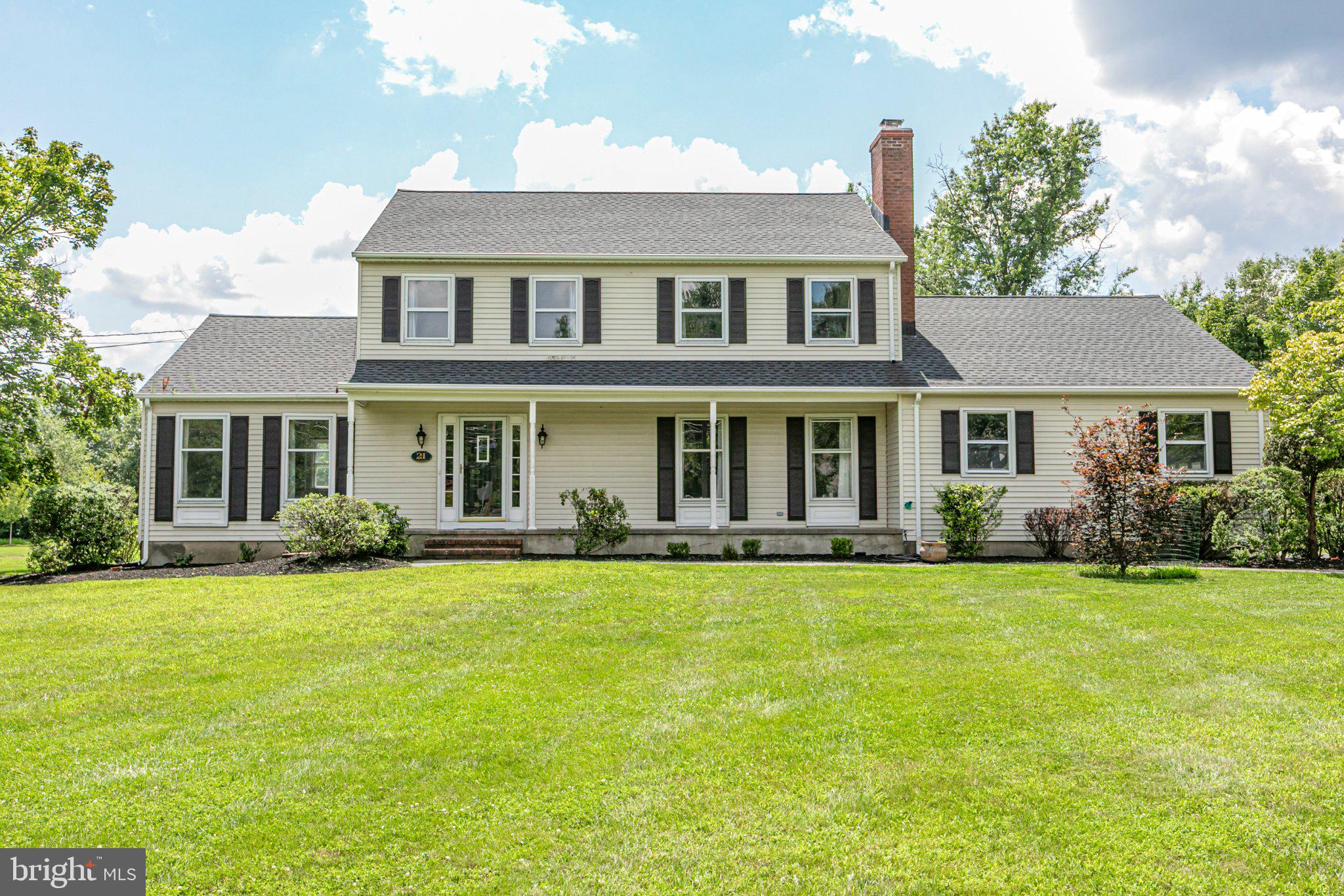 21 Sleepy Hollow Ln, Belle Mead, NJ 08502