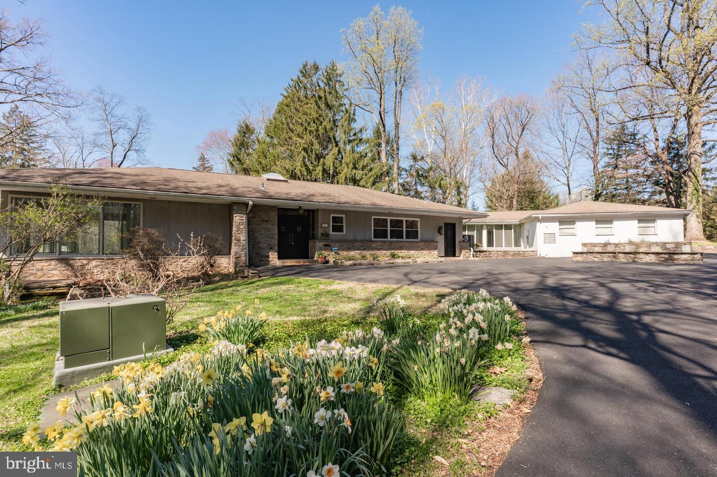1211 E Butler Pike, Ambler, PA 19002 photo