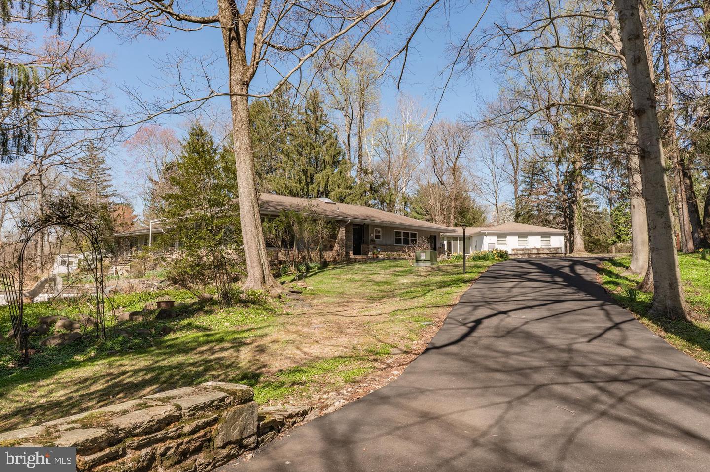 1211 E Butler Pike, Ambler, PA 19002 photo