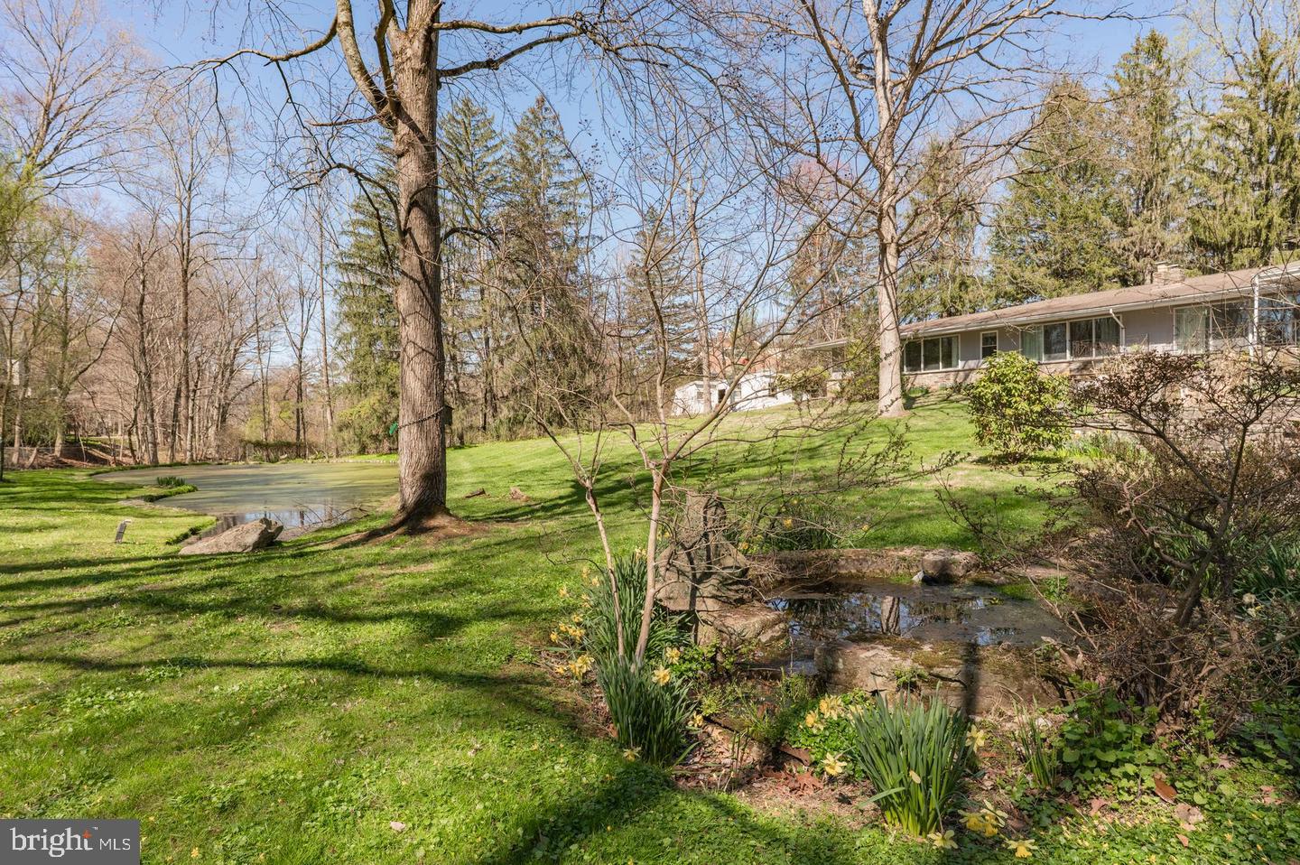 1211 E Butler Pike, Ambler, PA 19002 photo