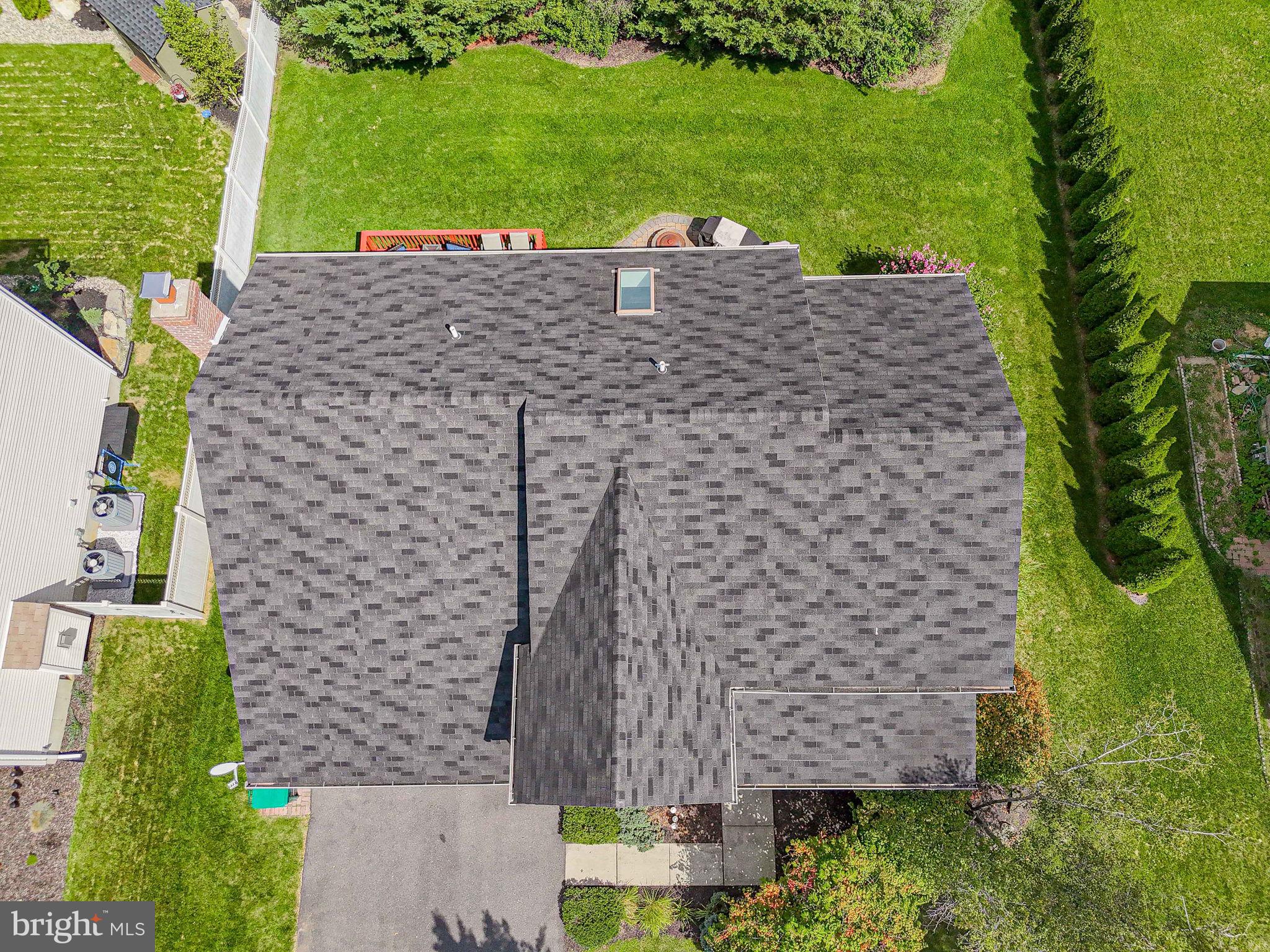 25 Grist Mill Ln, Easton, PA 18045 photo