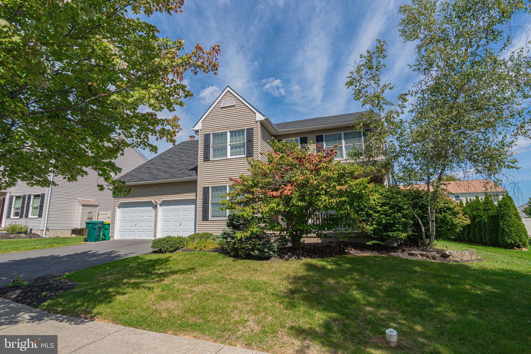 25 Grist Mill Ln, Easton, PA 18045 photo