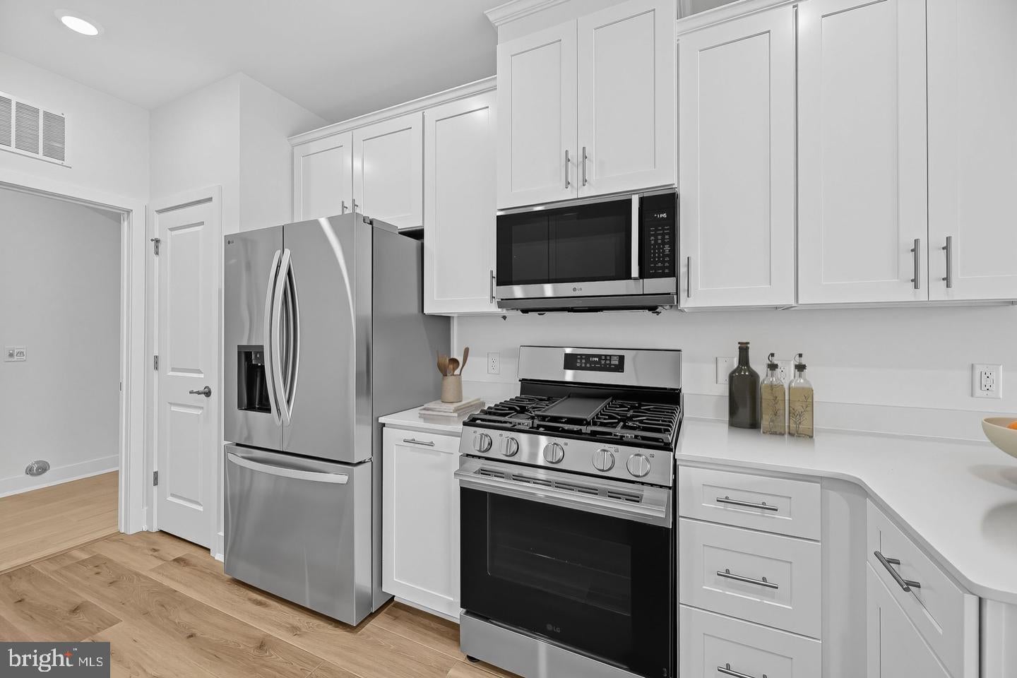 Robbinsville, NJ, 08691 photo