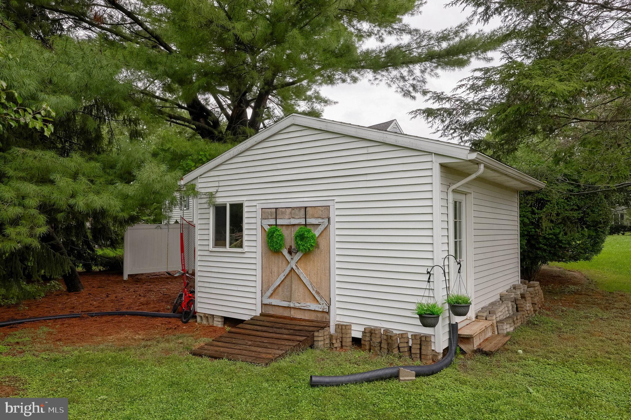 1504 Mcfarland Dr, Landisville, PA 17538 photo