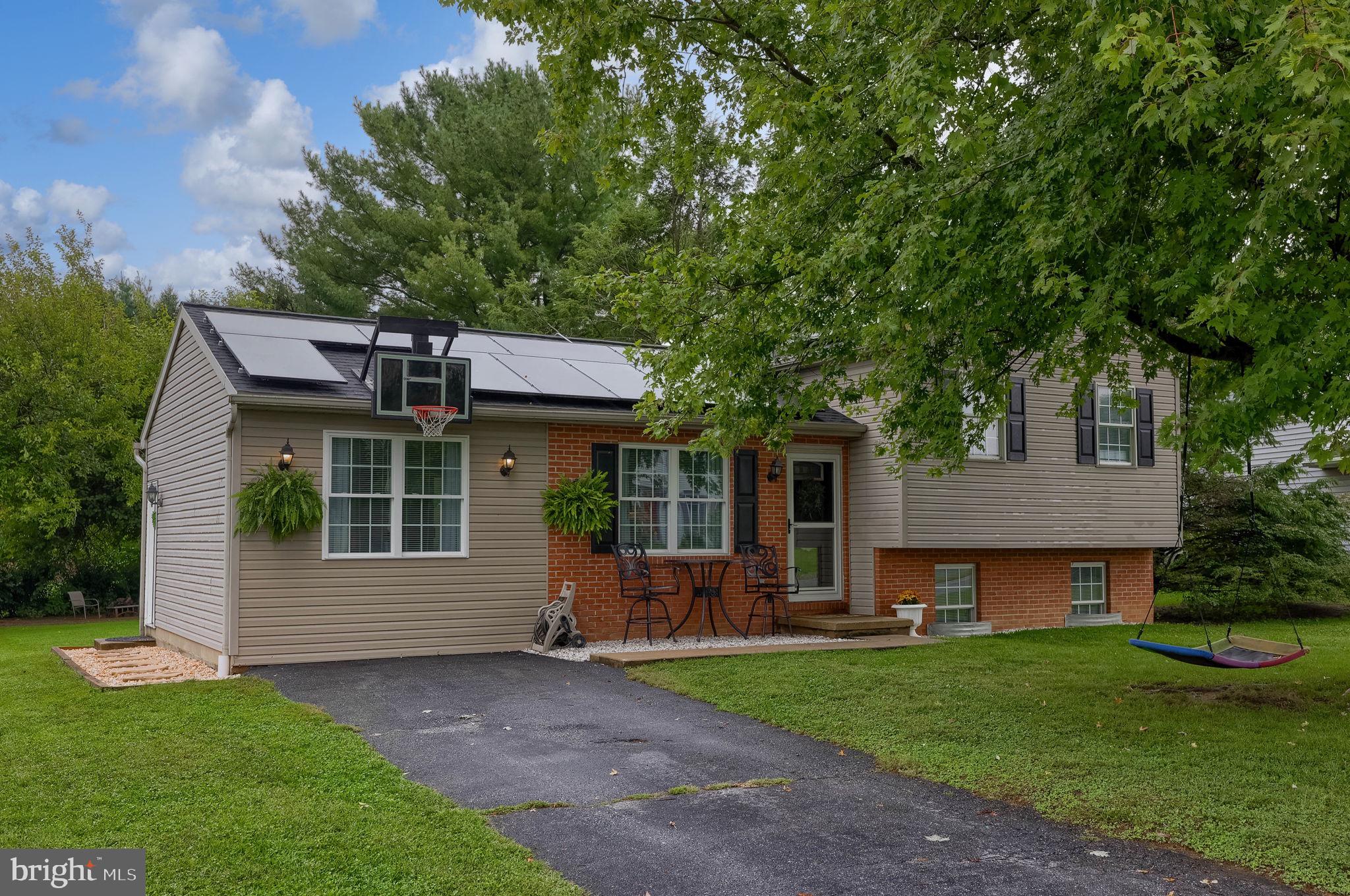 1504 Mcfarland Dr, Landisville, PA 17538 photo