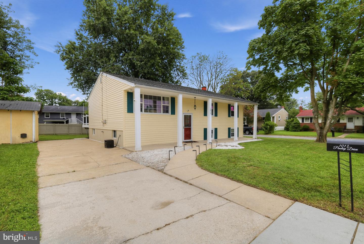1013 Pinetop Dr, Glen Burnie, MD 21061 photo