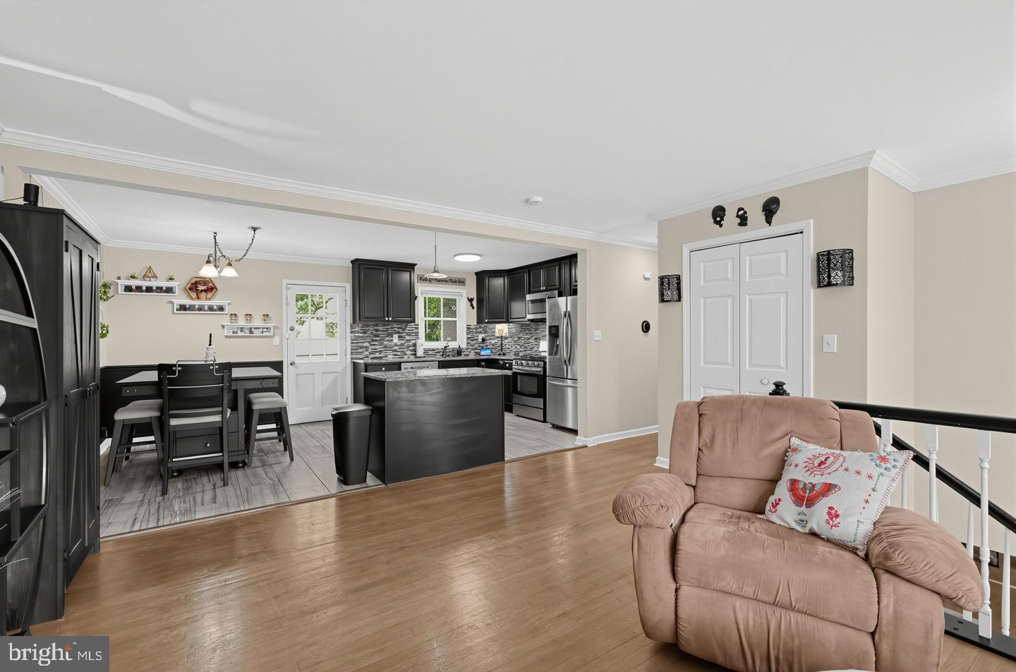 1013 Pinetop Dr, Glen Burnie, MD 21061 photo