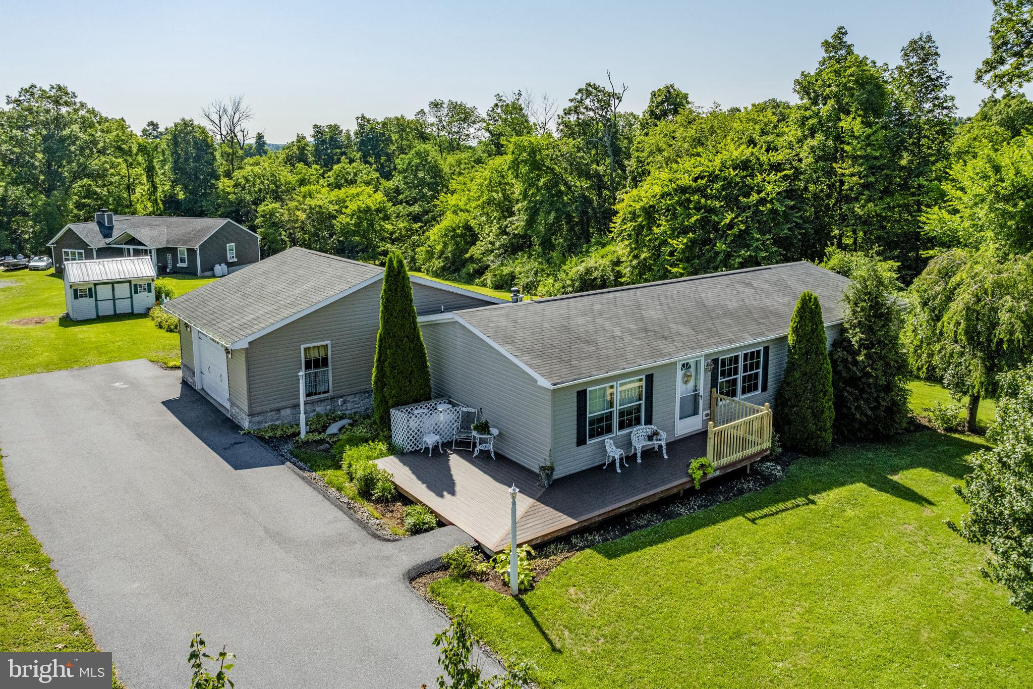 1004 Martin Church Rd, Denver, PA 17517