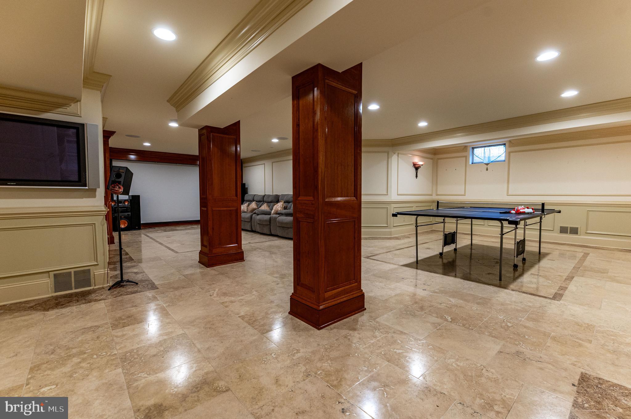 49 Crest Blvd, Easton, PA 18045 photo