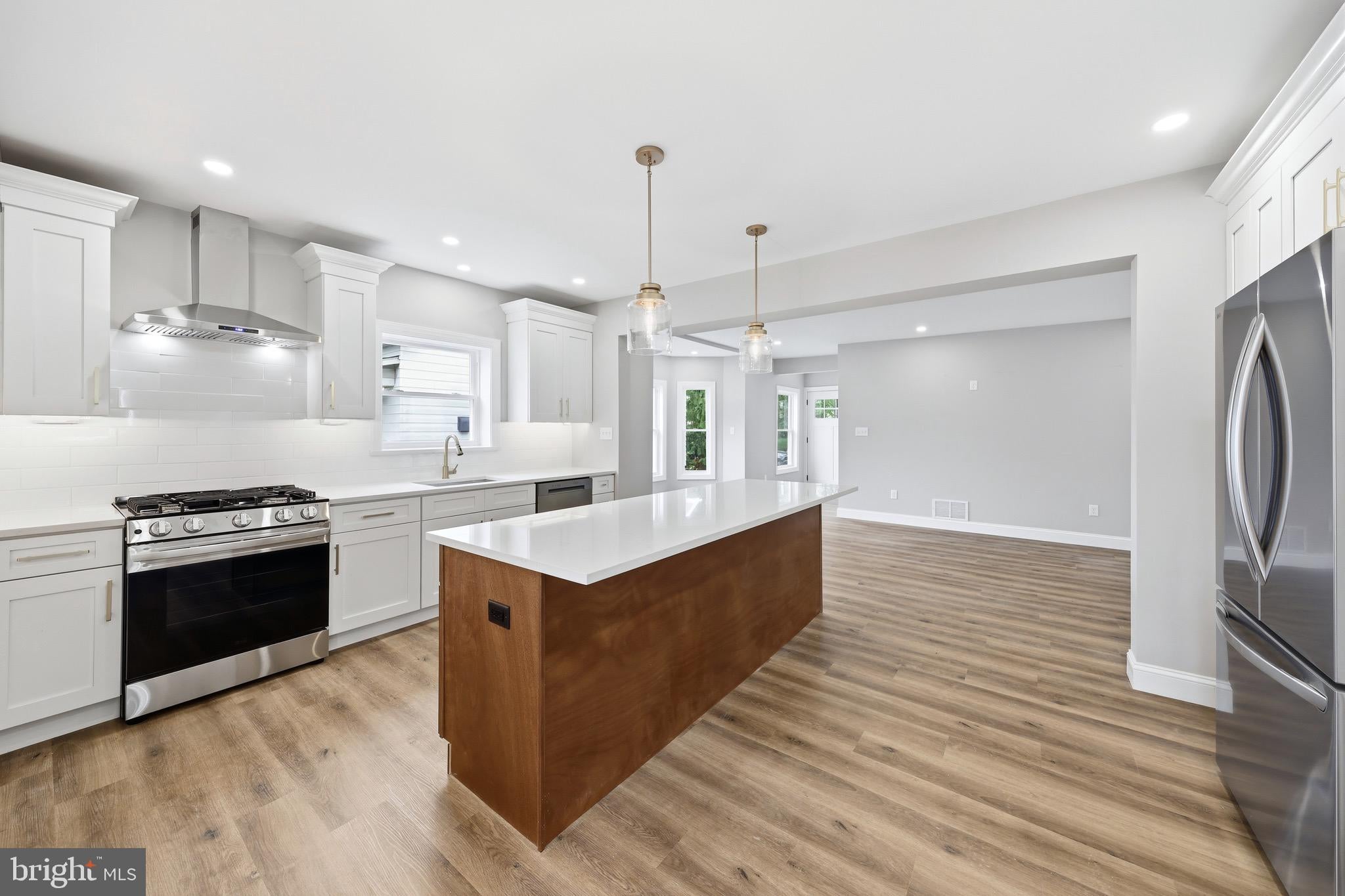 208 Peach St, Hammonton, NJ 08037 photo