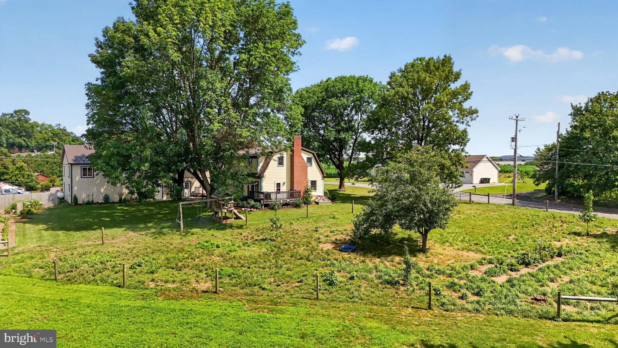 126 W Newport Rd, Lititz, PA 17543 photo