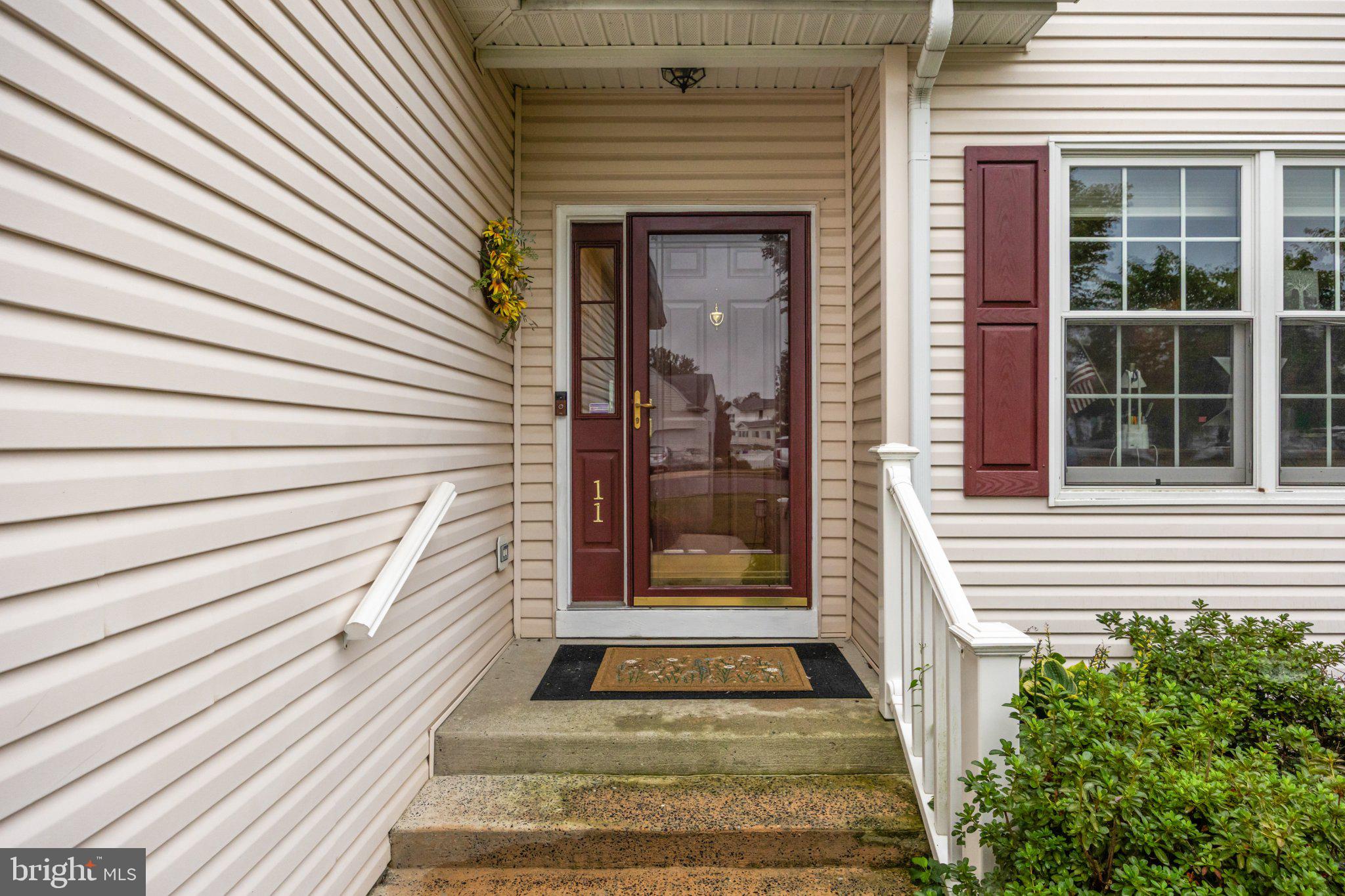 11 Tara Ln, Delran Twp, NJ 08075 photo