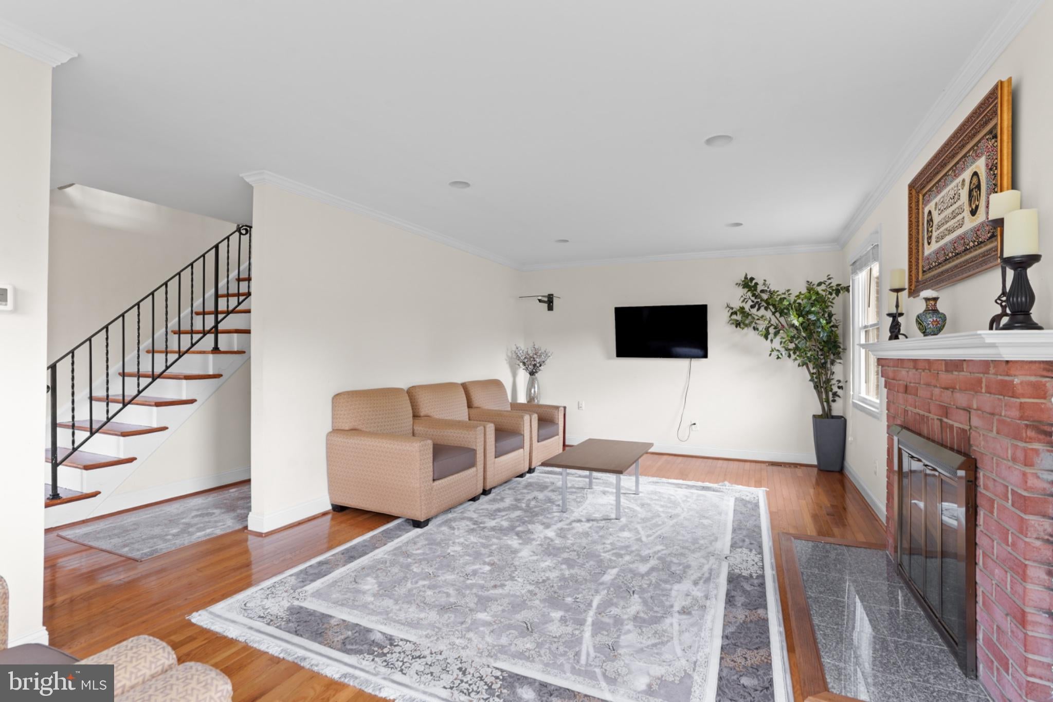 6213 Thomas Dr, Springfield, VA 22150 photo