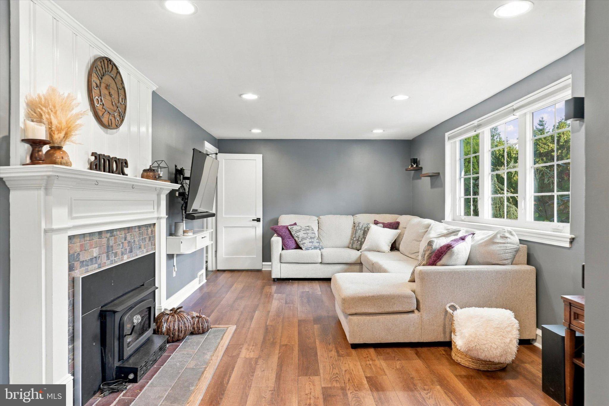 1027 Cardinal Rd, Audubon, PA 19403 photo