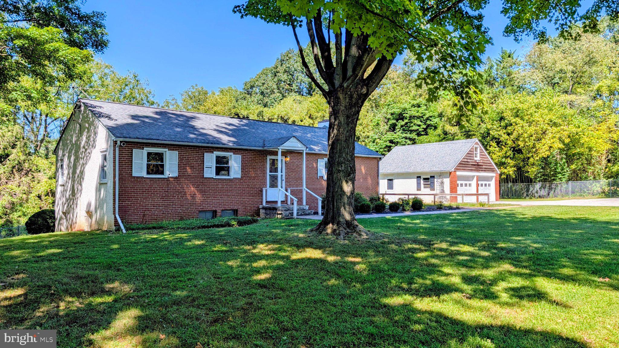 15 Locksley Rd, Glen Mills, PA 19342 photo