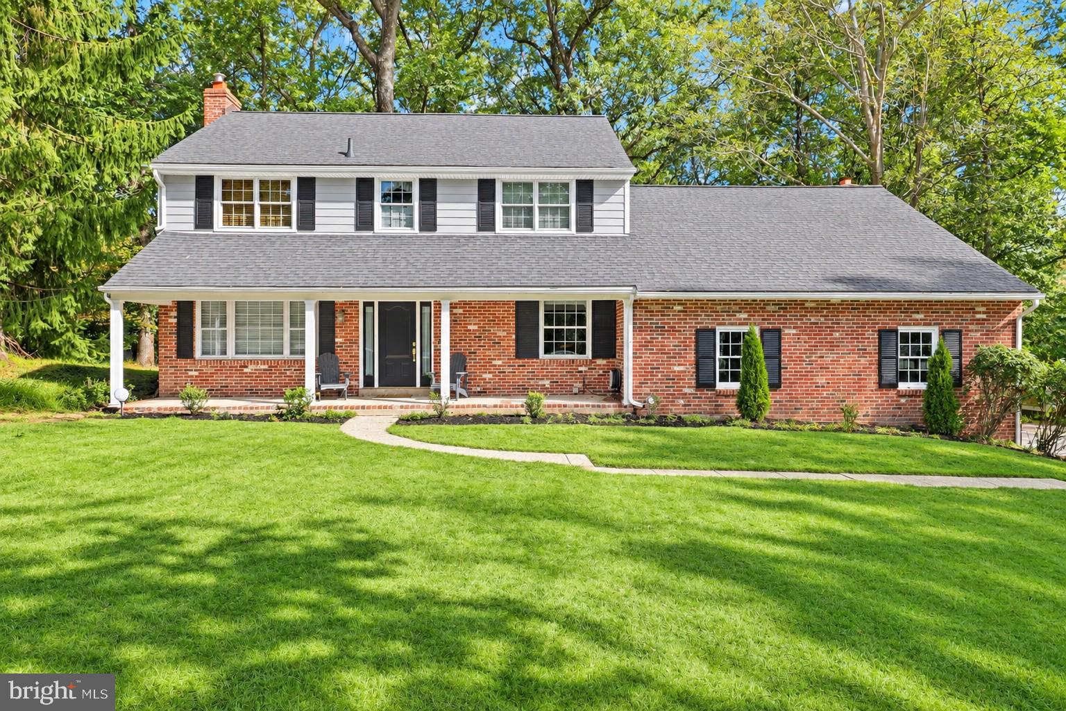 990 Stevens Ln, Wayne, PA 19087