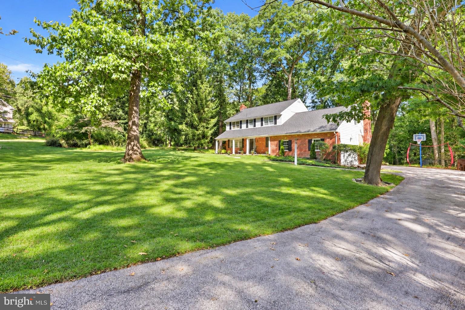 990 Stevens Ln, Wayne, PA 19087 photo