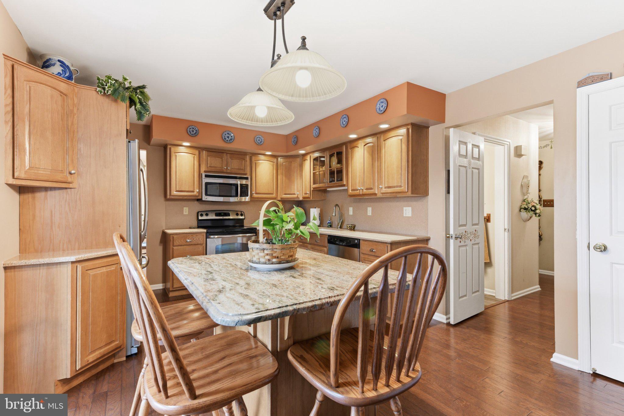 207 W Neversink Rd, Reading, PA 19606 photo