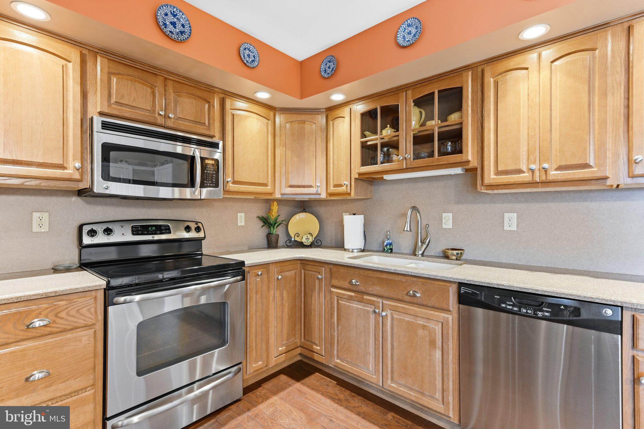207 W Neversink Rd, Reading, PA 19606 photo