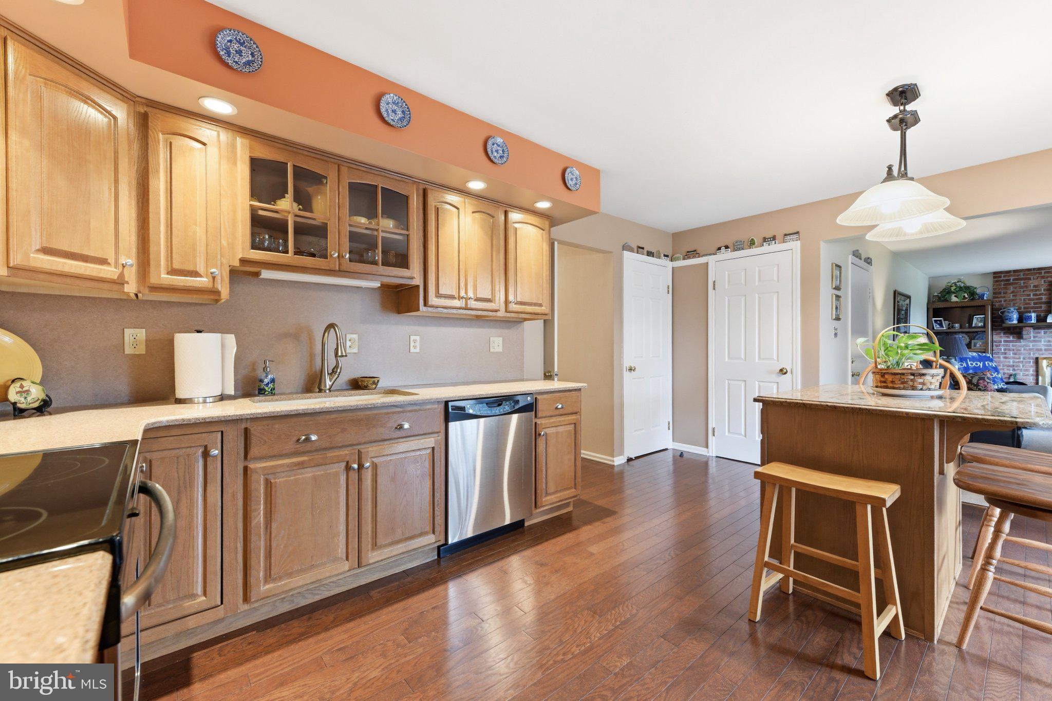 207 W Neversink Rd, Reading, PA 19606 photo