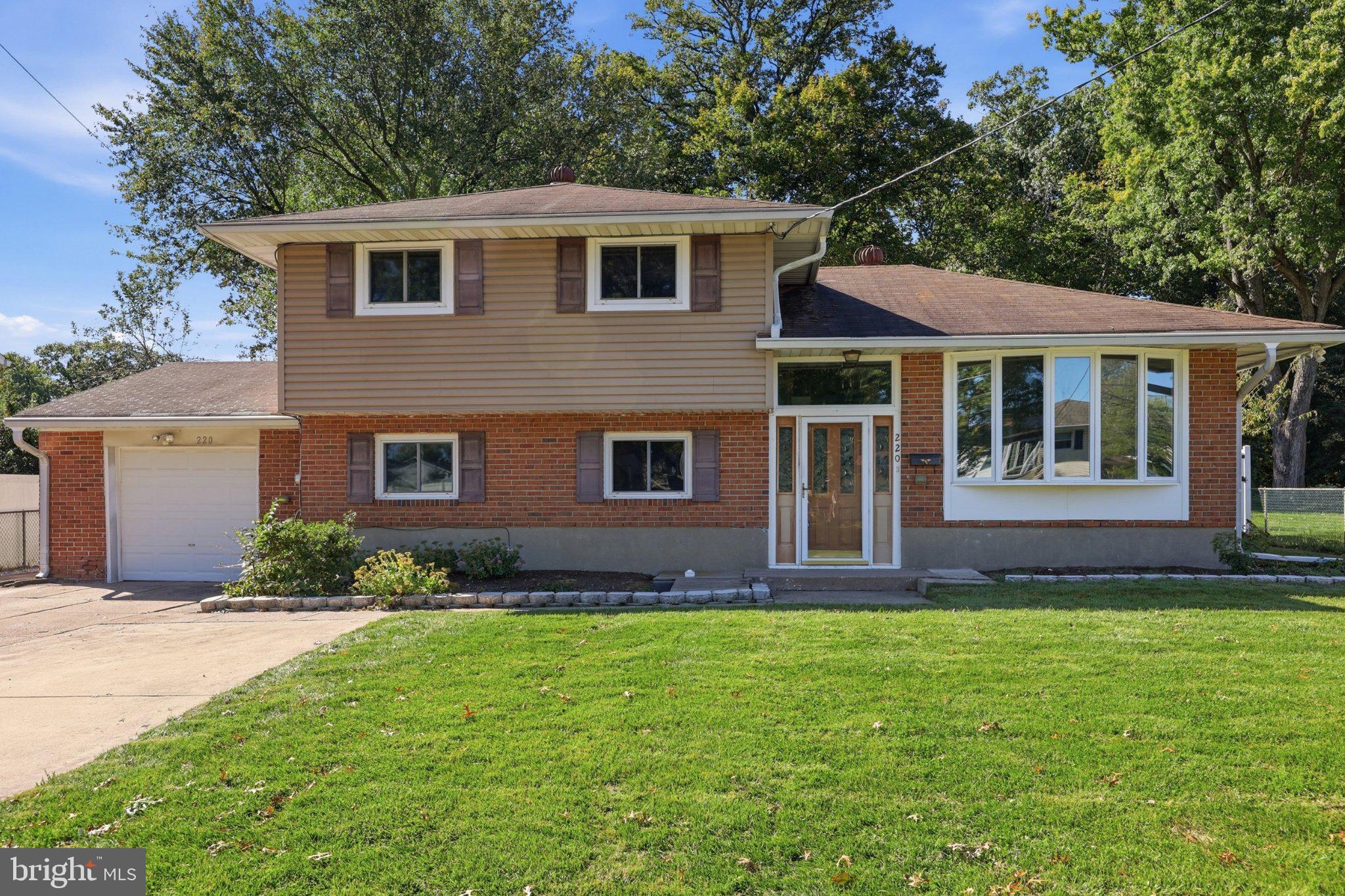 220 Downing Rd, Somerdale, NJ 08083